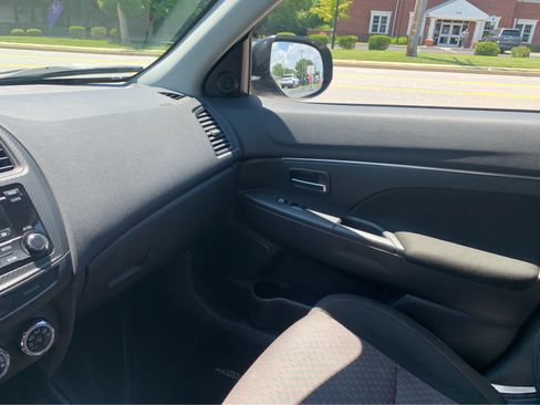 Used 2017 Mitsubishi Outlander Sport ES AWD/4WD image 20