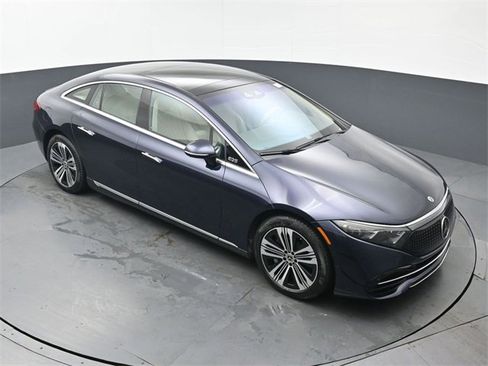 Used 2022 Mercedes-Benz EQS 580 4MATIC Sedan image 46