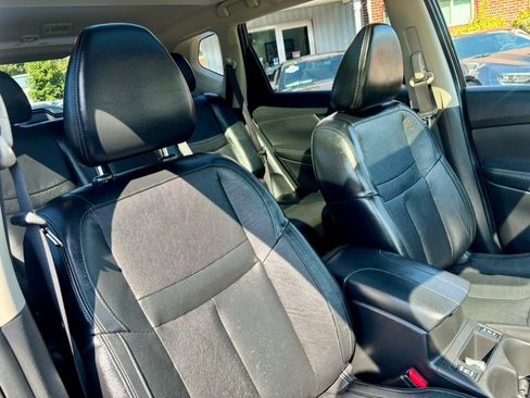 Used 2018 Nissan Rogue SL w/ Premium Package AWD/4WD image 18