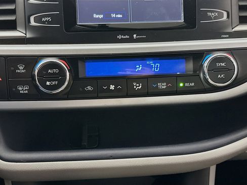 Used 2014 Toyota Highlander Plus image 22