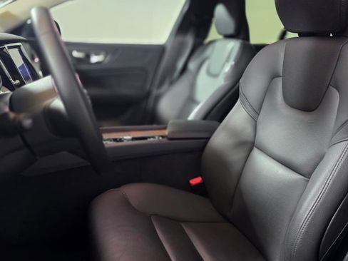 Used 2025 Volvo V60 B5 Cross Country Plus image 18