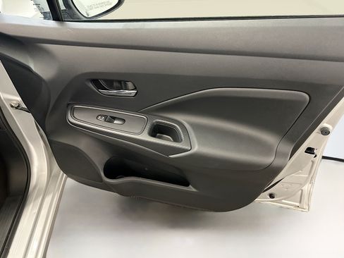 Used 2025 Nissan Versa SV FWD image 32