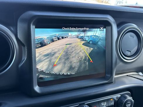 Certified 2021 Jeep Wrangler Unlimited Sport image 25