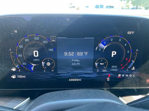 Used 2025 Chevrolet Suburban LT RWD image 6