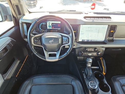 Used 2021 Ford Bronco Badlands image 8