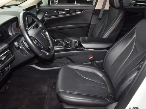 Used 2023 Lincoln Nautilus Reserve w/ Equipment Group 201A AWD/4WD image 13