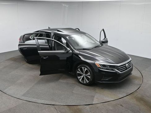 Used 2020 Volkswagen Passat 2.0T SEL image 52