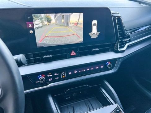 Used 2023 Kia Sportage EX image 24