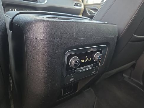 Used 2023 Chevrolet Tahoe Z71 AWD/4WD image 12