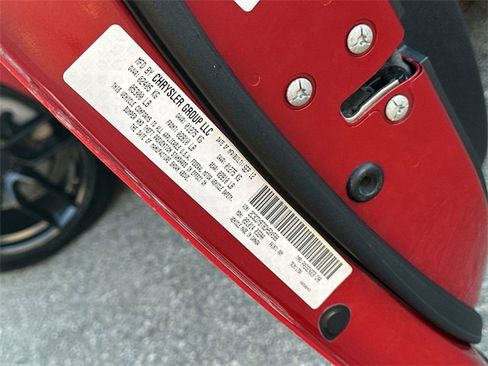 Used 2013 Dodge Challenger R/T w/ Electronics Convenience Group image 32