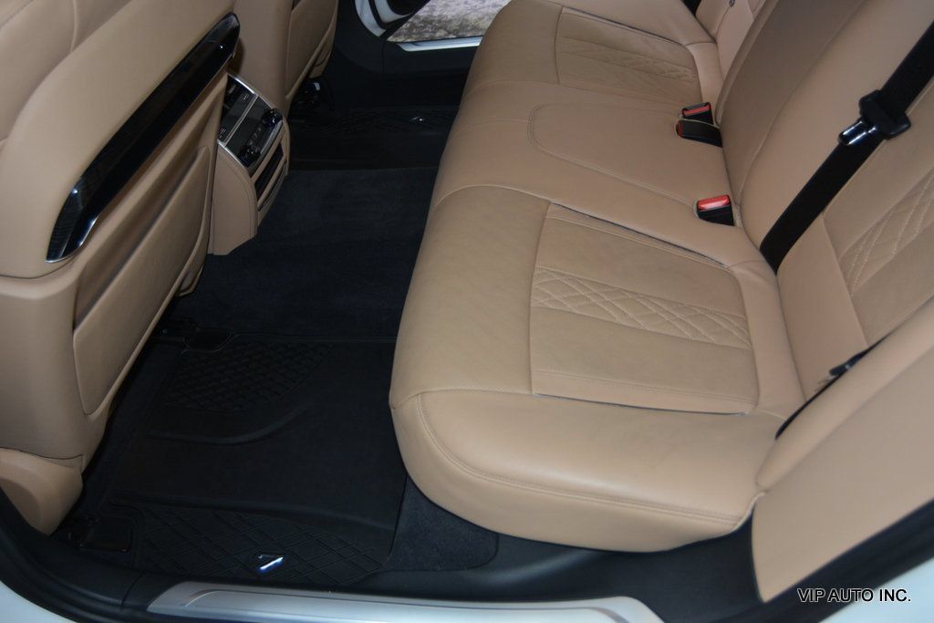 Used 2017 BMW 750i xDrive AWD/4WD image 27