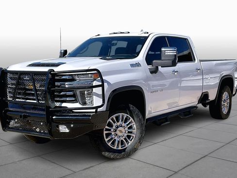 Used 2022 Chevrolet Silverado 2500 High Country w/ Technology Package AWD/4WD image 3