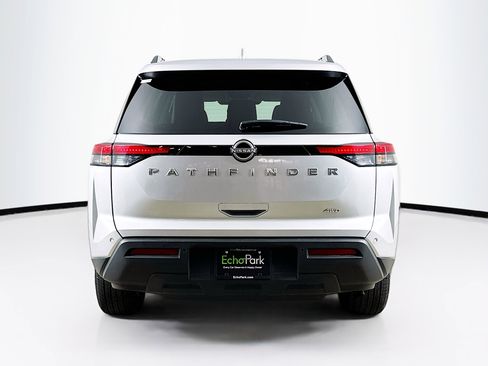 Used 2025 Nissan Pathfinder SV image 7