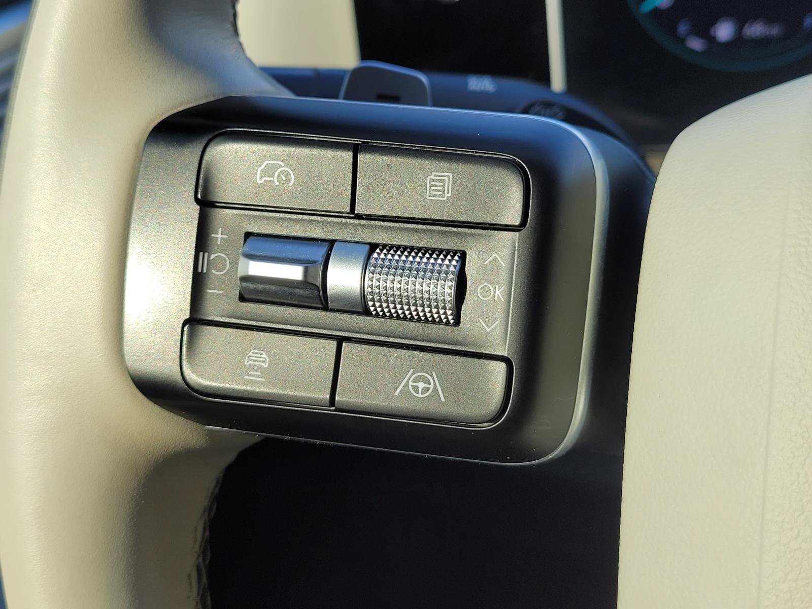 Used 2024 Hyundai Santa Fe Calligraphy AWD/4WD image 9