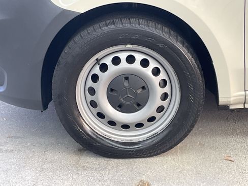 Used 2023 Mercedes-Benz Metris image 16