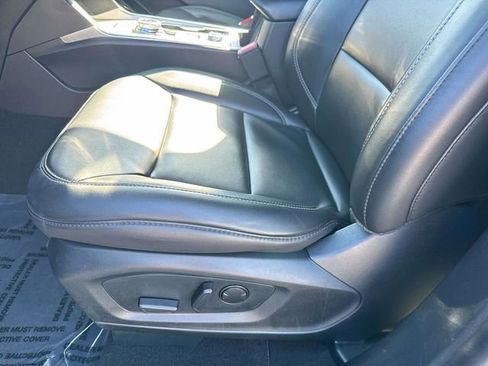 Used 2024 Ford Explorer XLT w/ Equipment Group 202A image 22