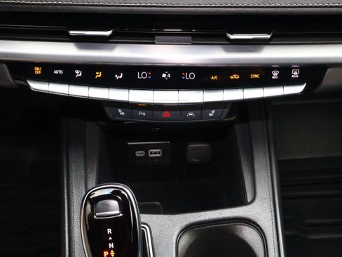 Used 2024 Cadillac XT4 Luxury w/ Cold Weather Package image 32