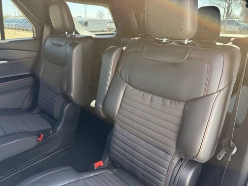 Used 2026 Ford Explorer ST-Line w/ ST-Line Street Pack image 20