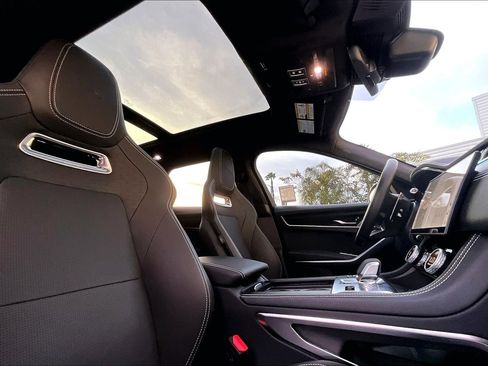 Used 2026 Jaguar F-PACE R-Dynamic S image 22