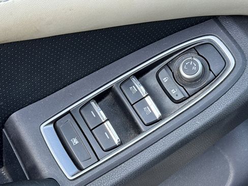 Used 2019 Subaru Ascent Limited image 12