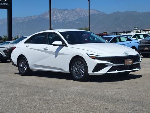 New 2026 Hyundai Elantra Hybrid FWD image 31
