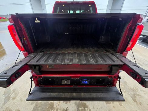 Used 2023 GMC Sierra 1500 AT4 w/ Technology Package AWD/4WD image 12
