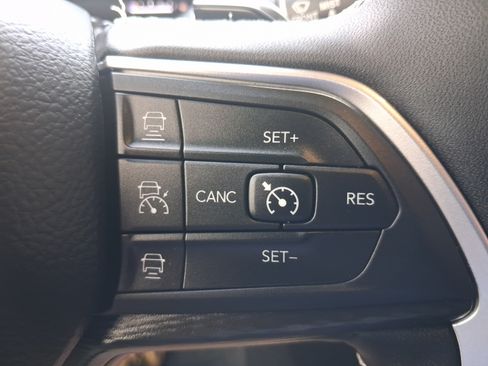 Used 2024 Jeep Grand Cherokee L Altitude RWD image 20