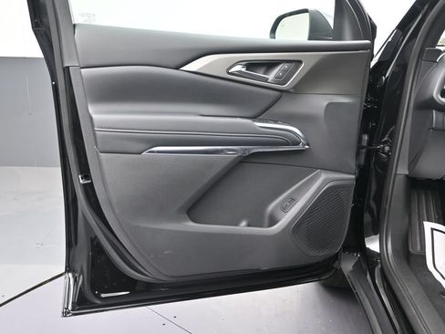 Certified 2026 Chevrolet Traverse LT FWD image 11