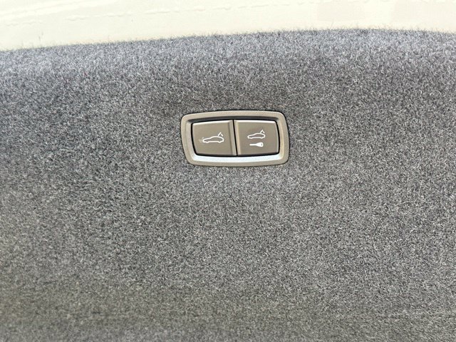 Used 2023 Porsche Taycan 4S AWD/4WD image 34