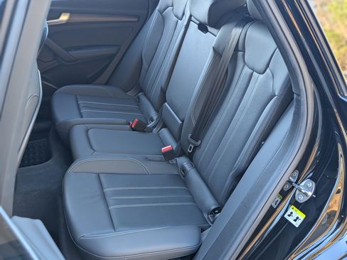 Used 2024 Audi Q5 e Premium Plus w/ Premium Plus Package image 19