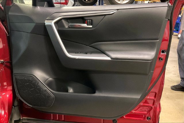 Used 2019 Toyota RAV4 XLE w/ Convenience Package AWD/4WD image 24