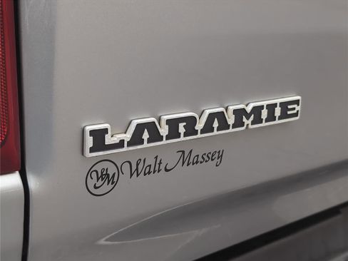 Used 2019 RAM 1500 Laramie image 9