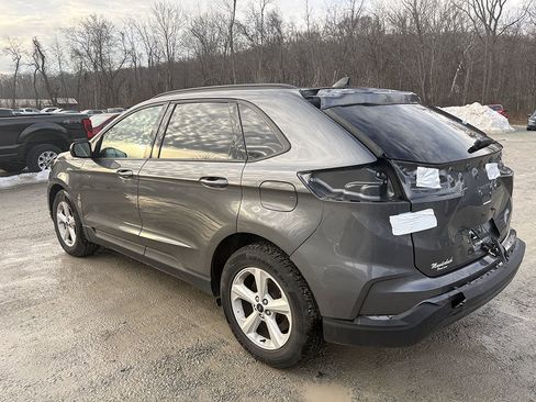 Used 2023 Ford Edge SE image 1