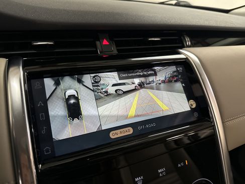 Used 2021 Land Rover Discovery Sport SE image 16