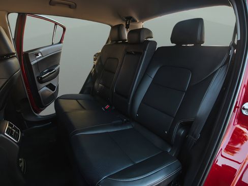 Used 2021 Kia Sportage EX image 13