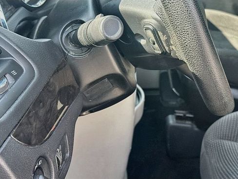 Used 2020 Dodge Grand Caravan SE FWD image 11