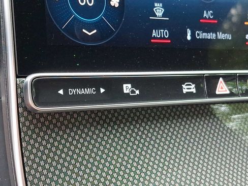 Used 2024 Mercedes-Benz GLC 300 4MATIC image 19