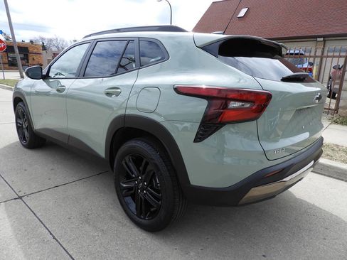 Used 2025 Chevrolet Trax ACTIV w/ Sunroof Package image 8