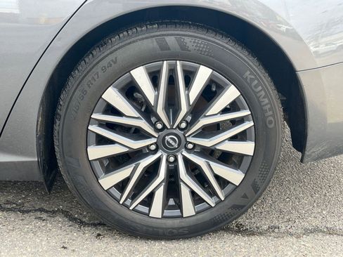 Used 2025 Nissan Altima 2.5 SV image 27