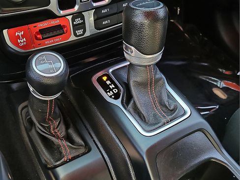 Used 2021 Jeep Gladiator Rubicon w/ Safety Group AWD/4WD image 25