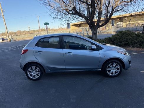 Used 2013 MAZDA MAZDA2 Sport image 8