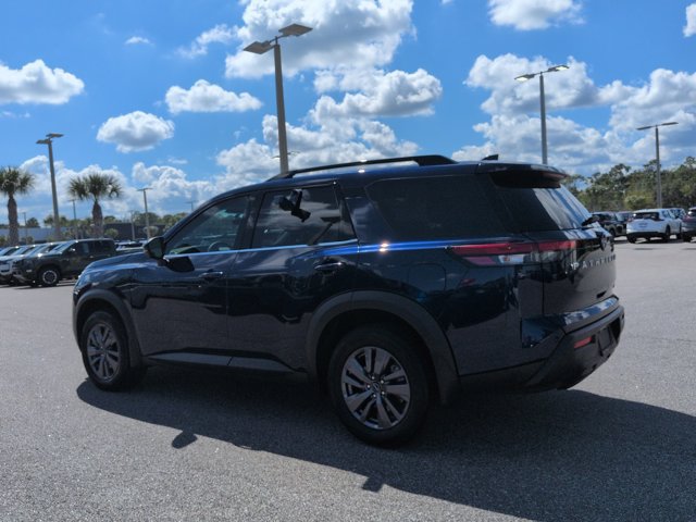 Used 2024 Nissan Pathfinder SV FWD image 6