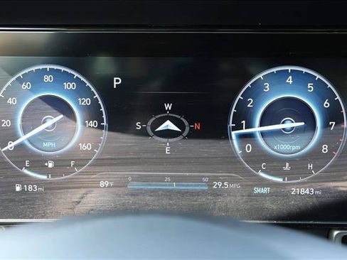 Used 2023 Hyundai Elantra Limited FWD image 15