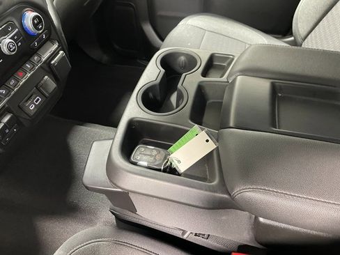 Used 2022 GMC Sierra 1500 SLE image 17