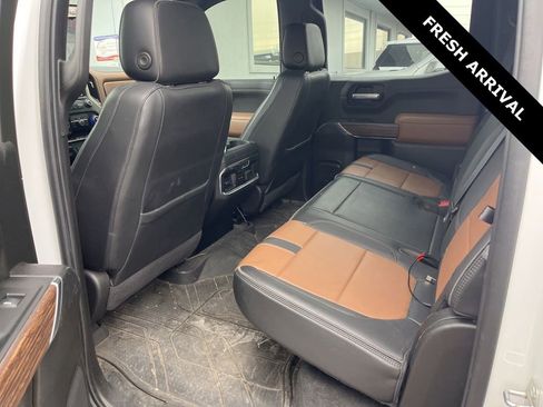 Used 2021 Chevrolet Silverado 1500 High Country w/ Technology Package image 16