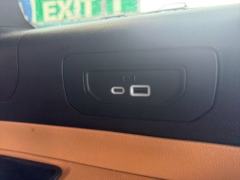 Used 2021 Jeep Grand Cherokee L Summit w/ Luxury Tech Group V AWD/4WD image 13