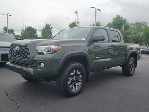 Used 2021 Toyota Tacoma TRD Off-Road w/ Technology Package AWD/4WD image 32