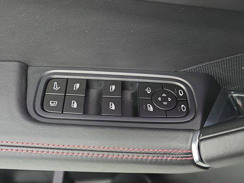 Certified 2023 Porsche Cayenne Turbo S AWD/4WD image 24