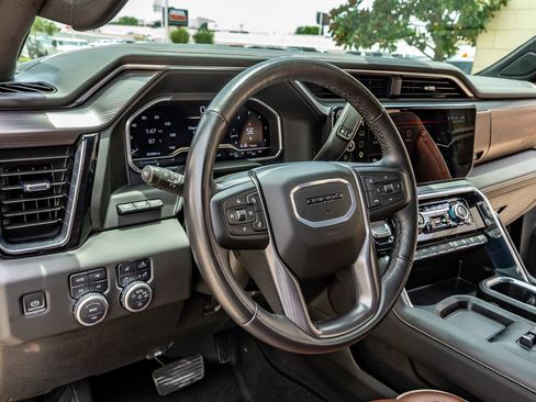 Used 2025 GMC Sierra 2500 Denali Ultimate AWD/4WD image 16