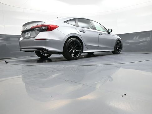 Used 2023 Honda Civic Sport image 29